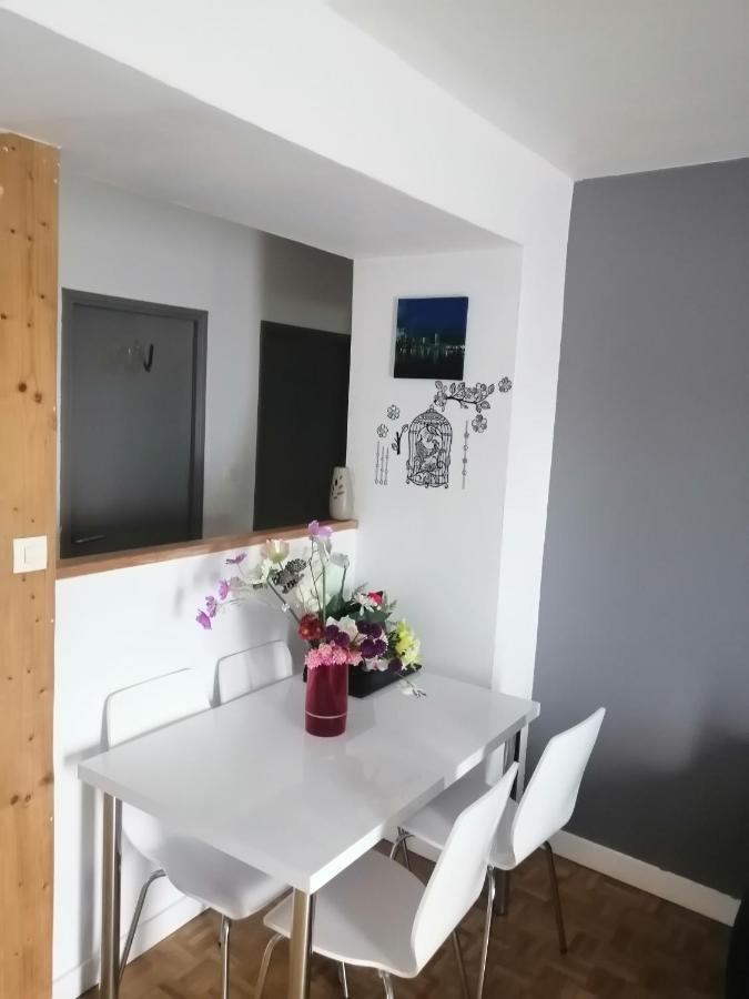 Chambre Dans Appartement A Niort Buitenkant foto